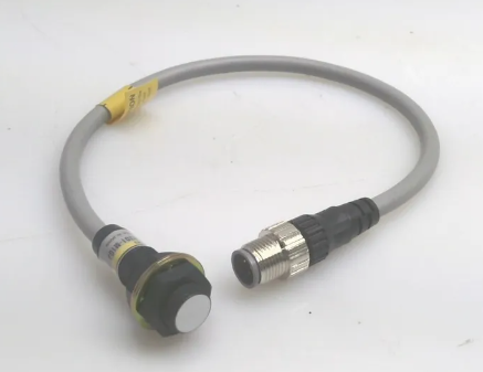 OMRON E2EQX3D1M1GJ Device