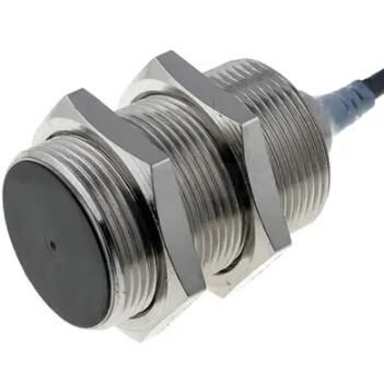 OMRON E2AM30LS15WPB22M Sensor