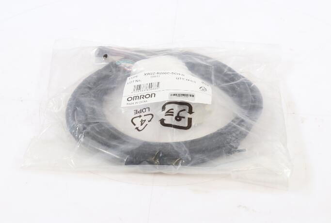 OMRON XW2ZR200CSCHD Device