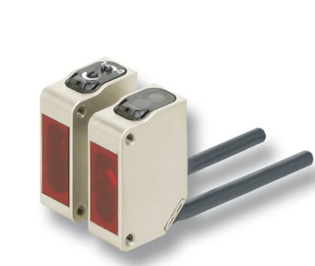 OMRON E3ZMLS81H2M Sensor