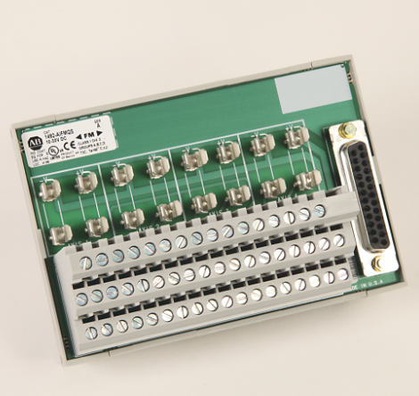 Allen Bradley 1492-AIFM8-3 Device