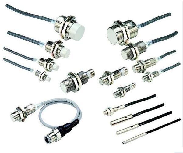 OMRON E2FMX10B1M1 Sensor