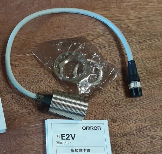OMRON E2VX15B1M1TJ03M Device