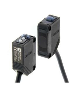 OMRON E3ZT81IL22M Sensor