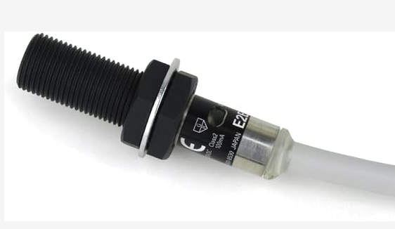 OMRON E2EFQX3D12M Spatter