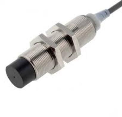 OMRON E2AM18LN16WPB22M Sensor
