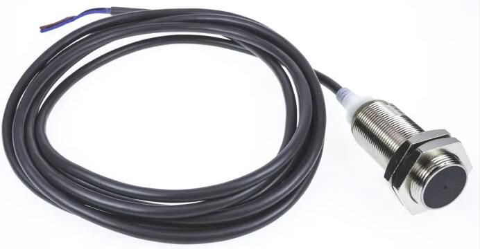 OMRON E2AM18KS08WPC12M Sensor
