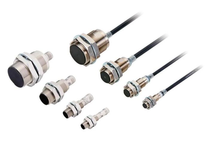 Omron-E2E-X1R5B1D8 2M Proximity Sensors