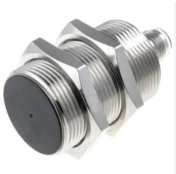 OMRON E2AM30KS15M1C2 Sensor