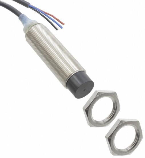 OMRON E2AM18LN16WPB12M Sensor