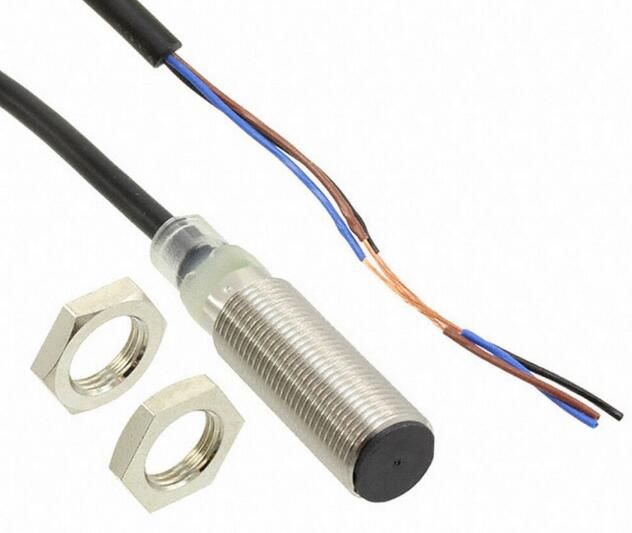 OMRON E2AM12KS04WPB22M Sensor