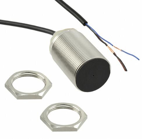 OMRON E2BM30KS15WPB12M Sensor