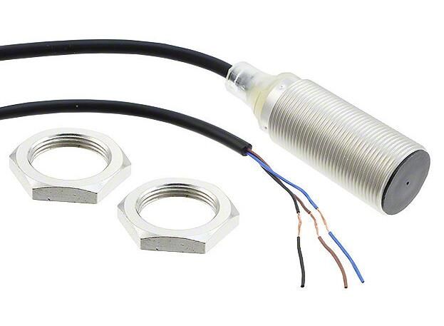 OMRON E2BM18KS08WPB22M Sensor