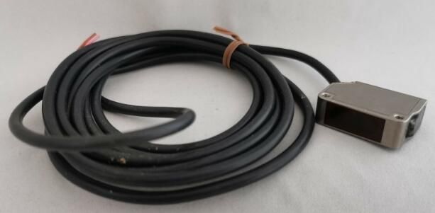 OMRON E3ZMLS64H2M Sensor