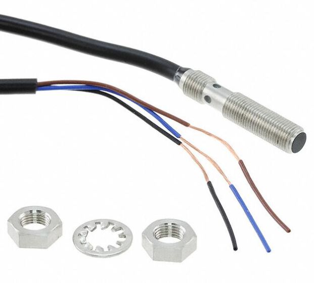 OMRON E2E-S05S12-WC-B1 2M Sensor