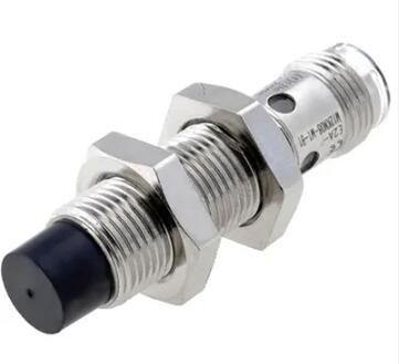 OMRON E2AM12LN08M1C2 Sensor