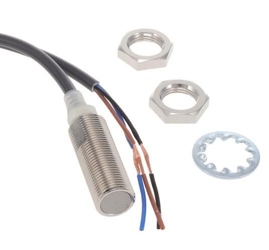 OMRON E2EX2F2 Sensor