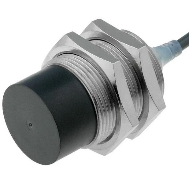 OMRON E2AM30KN20WPB22M Sensor
