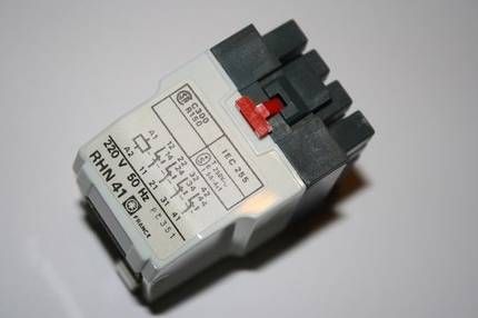 Telemecanique RHN411M Relay Block