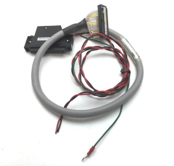 OMRON XW2Z050JA19 Servo