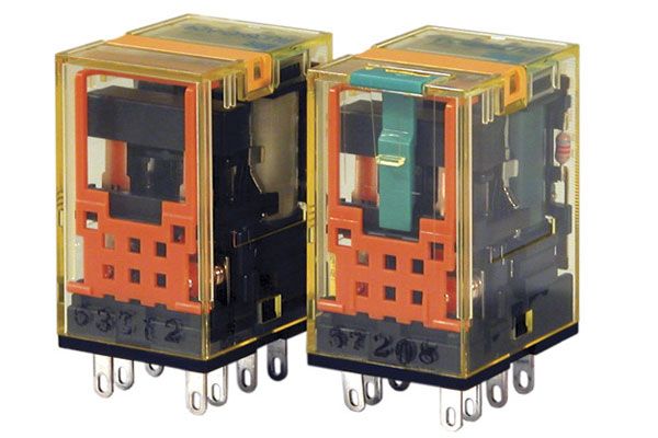 IDEC RU2S-C-A110 Relay