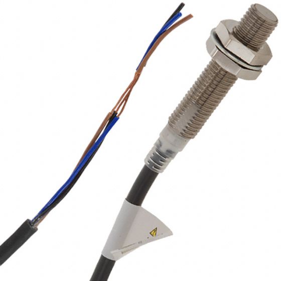 OMRON E2EX1R5E15M Sensor
