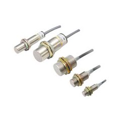 Omron XS2F-D422-DD0-TR Connector