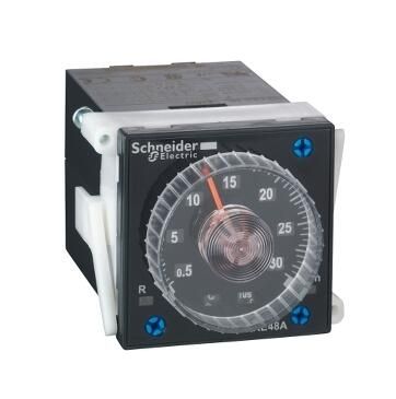 Schneider Electric RE48AMH13MW Timer