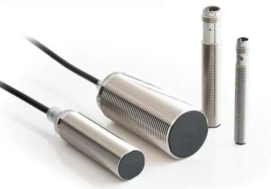 OMRON E2BM12LN08WPB12M Sensor