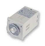 Omron E5C2-R20K 400'C Temp Controller