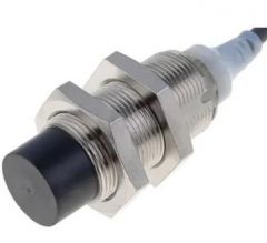 OMRON E2AM18LN16WPC15M Sensor