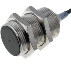 OMRON E2AM30LS15WPC22M Sensor