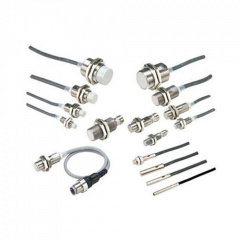 OMRON E2EX7D2M1 Sensor