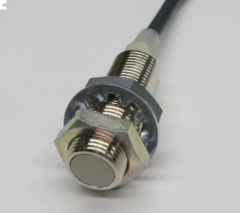 OMRON E2EZX2D1N2M Sensor