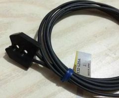 OMRON E32L25A SENS